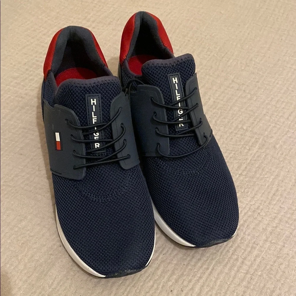 Tommy Hilfiger Navy and Red Sneakers. Size 8 . New. - Picture 7 of 10